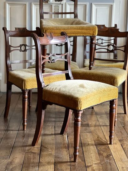 null Suite of six mahogany chairs with openwork backs and turned front legs and saber...