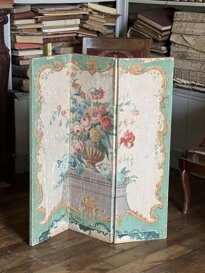 null Small three-leaf child's screen with a painted vase of flowers (Stains and missing)
18th...