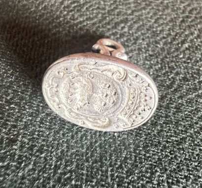 Pendant silver seal engraved with a coat...