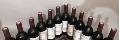null 12 bouteilles Château BALESTARD LA TONNELLE - Saint Emilion Grand cru 1982 Étiquettes...