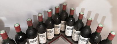 null 12 bouteilles Château du CAUZE - Saint Emilion Grand Cru 1966 Étiquettes tachées...