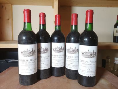 null 5 bouteilles Château AUSONE - 1er Gc Saint Emilion 1975 Étiquettes légèrement...