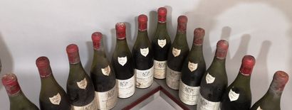 null 12 bouteilles BONNES MARES Grand Cru - Louis JADOT 1967 Étiquettes tachées et...