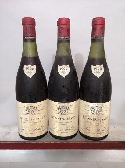 null 3 bouteilles BONNES MARES Grand Cru - Louis JADOT 1966 Étiquettes légèrement...