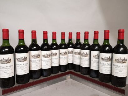 null 12 bouteilles Château AUSONE - 1er Gc Saint Emilion 1975 En caisse bois.5 légèrement...