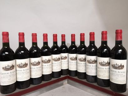 null 11 bouteilles Château AUSONE - 1er Gc Saint Emilion 1979 En caisse bois.Étiquettes...