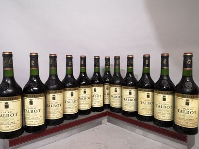 null 12 bouteilles Château TALBOT - 4ème Gcc Saint Julien 1978 Cartonnage d'origine.Étiquettes...