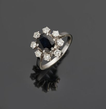 Daisy ring in white gold 18 k (750 thousandths)...