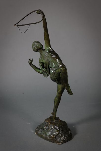 Pierre LE FAGUAYS (1892-1962) 
Diane chasseresse
Bronze...