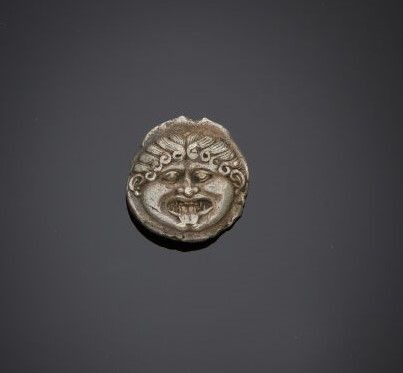 Antique-style silver coin.
Weight : 1,8 g

Provenance:...