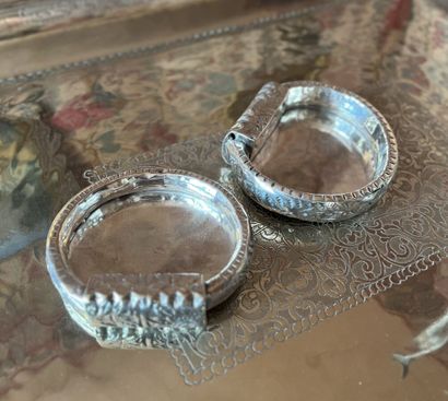 Two oriental ashtrays in silver-plated metal.
Diameter:...