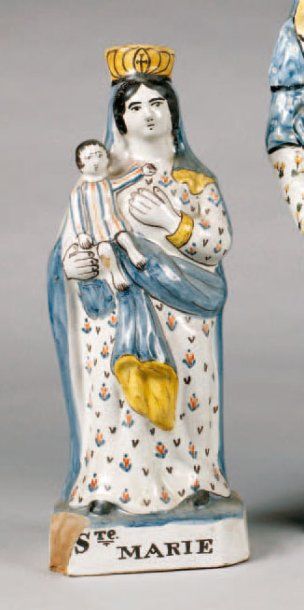 null RENNES. Statue en faïence polychrome représentant la Vierge couronnée et l'Enfant...