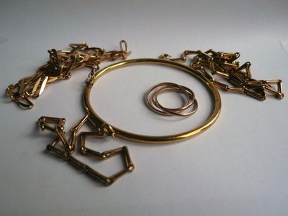 null Lot en métal doré composé d'un bracelet et chaîne de cou en or jaune à bâtonnets...
