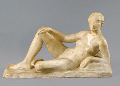 Charles DESPIAU (1874-1946) Femme allongée en plâtre, signé sur le socle, inscription...