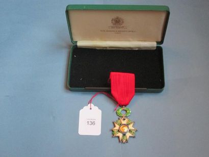 France Ordre de la Légion d'honneur. Étoile de Chevalier, Vè République. Argent,...