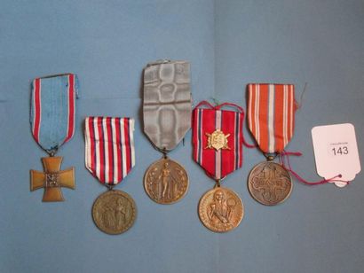 TCHEQUIE Lot de 5 médailles: Croix des Volontaires de 14-18; Commémorative; Commémorative...