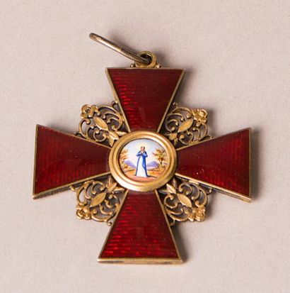 RUSSIE Ordre de Sainte Anne. Croix de Commandeur. Vermeil, émail, sR. TB Avec une...