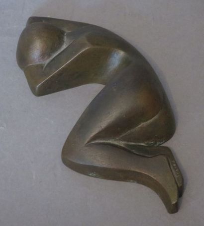 Carlo Scarpa (1906-1978) 
Femme nue allongée
Bronze à patine claire signé sur le...
