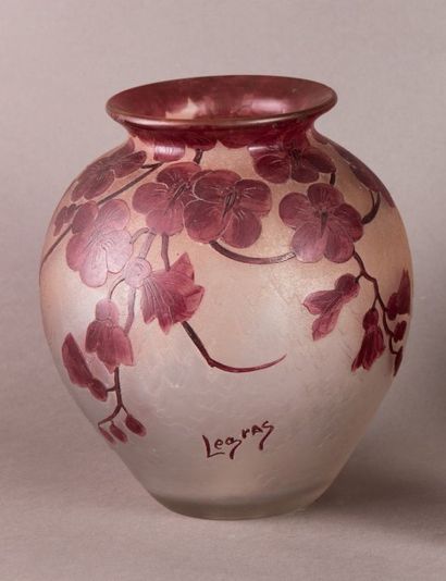 LEGRAS 
Vase ovoïde à col resserré et décor dégagé à l'acide de branches de prunus...