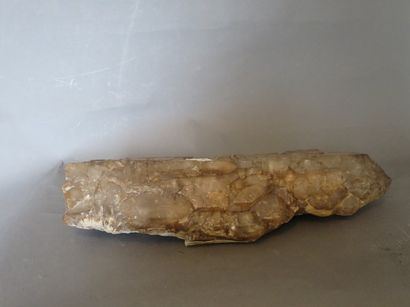 null Important morceau de cristal de roche.
Hauteur: 45 cm