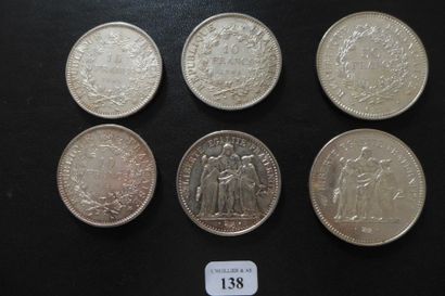 null FRANCE

Lot de six pièces comprenant : deux pièces de 50 francs or de 1974 et...