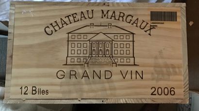 null 12 BOUTEILLES CHÂTEAU MARGAUX, 1er GCC 2006, Margaux.
Caisse bois d'origine,...