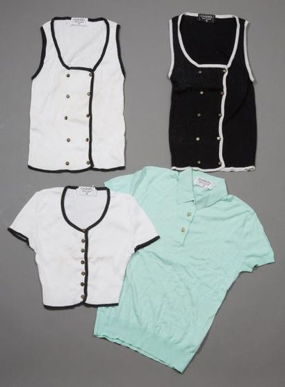 null CHANEL Boutique

Polo en coton amande trois boutons dorés siglés, taille: 34.

Lot...