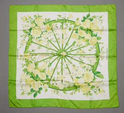 null HERMES Paris

Romantique

Carré en twill de soie broché imprimé bordure vert...