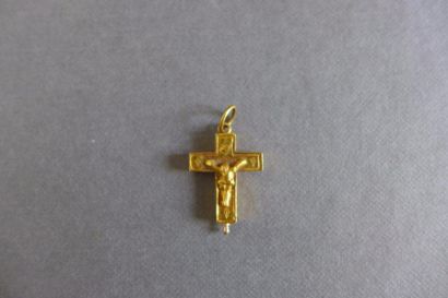 null Croix reliquaire pendentif en or jaune 18 k (750 millièmes) gravée au dos "Mission...