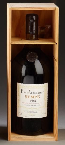 null Sempé 1968 (mise en bouteille 12/05/1993).
Caisse bois. 2,5 litres.