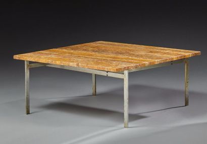 Poul KJAERHOLM (1929-1980) Table basse rectangulaire modèle PK61 reposant sur un...
