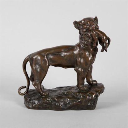 Georges OMERTH (act. 1895-1925) Lionne et lionceau
Bronze à patine brune, signé sur...