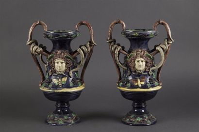 Attribué à Victor BARBIZET (1805-1870) Paire de grands vases en faïence fine à décor...