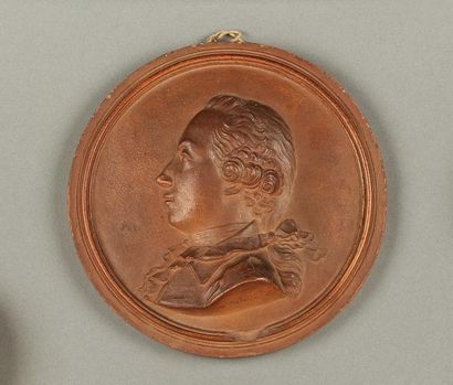 Jean-Baptiste Nini (1717-1786) Médaillon rond en terre cuite représentant le profil...