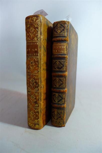 null CHEVILLARD : Dict. héraldique... Paris, 1723. un vol.

On y joint :

- Lettre...