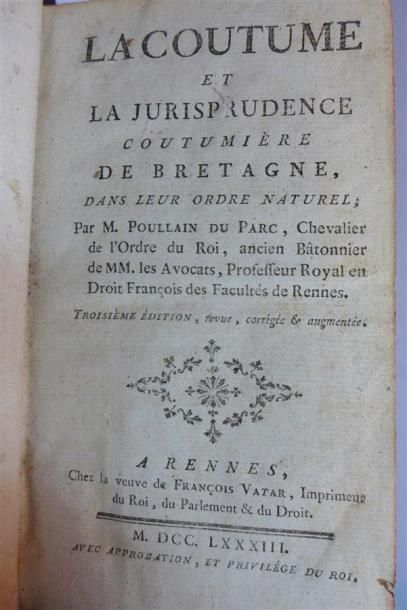 null BRETAGNE :

- POULLAIN DU PARC : Coutumier de Bretagne. Rennes, Vve Vatar, 1783...