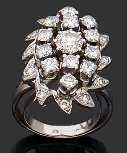 null BAGUE en or gris 18 k (750 millièmes) sertie de diamants de taille moderne dans...