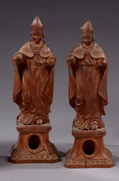 null Deux reliquaires en bois sculpté représentant des saints personnages (accidents).
XVIIIe...