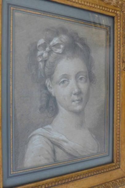 null Ecole Française du XVIIIe siècle 

portrait de jeune fille en buste 

crayon...