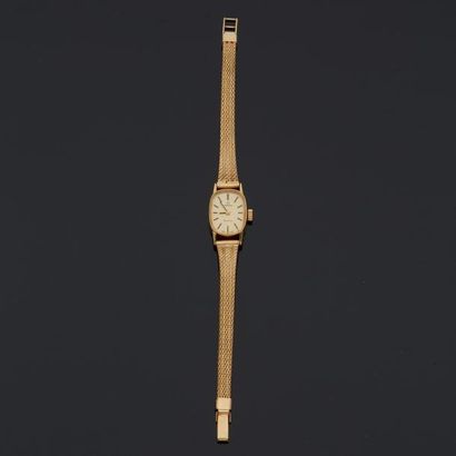 null OMEGA

Montre bracelet de dame en or jaune 18 k (750 millièmes) bracelet or,...