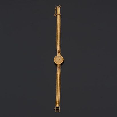 null CHAUMET

Montre bracelet de dame en or jaune 18 k (750 millièmes) bracelet articulé...