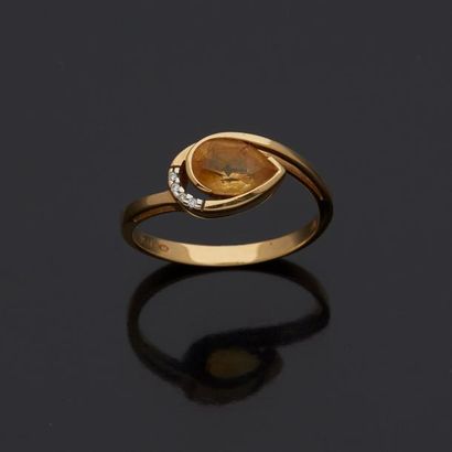 null Bague en or jaune 18 k (750 millièmes) sertie d'une citrine de taille poire...