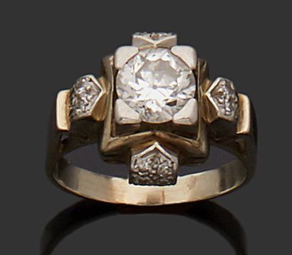 null BAGUE en or gris 18k (750 millièmes) sertie d'un diamant de taille ancienne...