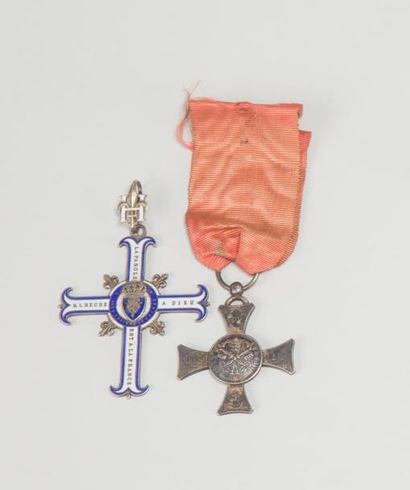 null FRANCE-VATICAN

Deux décorations : 

-Croix des partisans du Comte de Chambord....