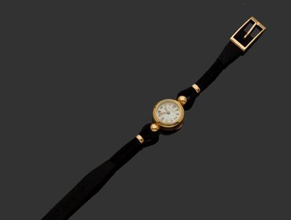 null JAEGER LECOULTRE

Montre bracelet de dame en or jaune 18 k (750 millièmes) cadran...