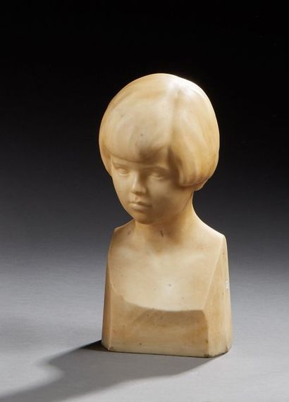 null Josef HEU (1876-1952)

Buste de jeune fille en marbre blanc, signé et daté 1928.

Hauteur :...