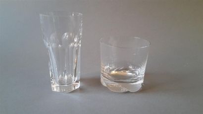 null Service à Whisky en cristal moulé comprenant cinq verres signés Daum France

Hauteur...