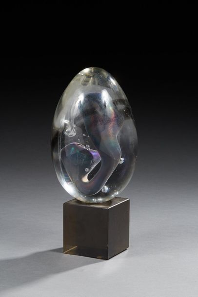 null MURANO

Sculpture en verre représentant un œuf à décor abstrait noir et bulle

Socle...