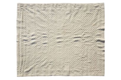 null Tapis blanc en laine (taches).

Manufacture des tapis de Cogolins.

297 x 340...