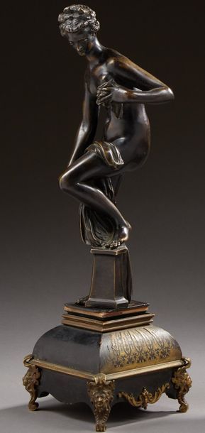 null Après GIAMBOLOGNA (1529-1608)

Grande statuette en bronze à patine brune représentant...